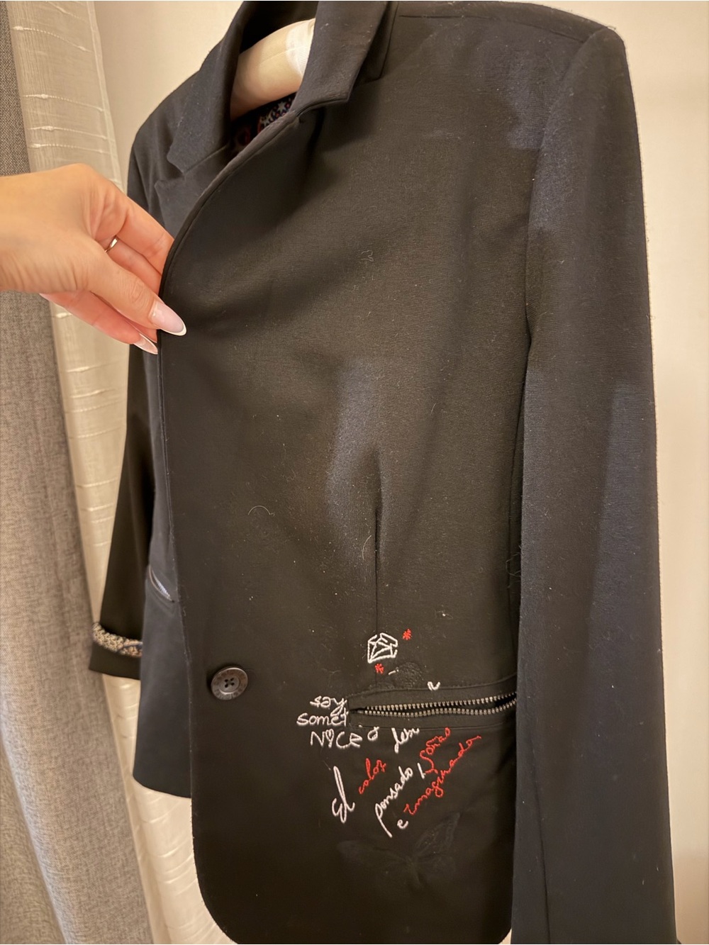 Desigual Black Blazer with Colorful Printed Lining - Picture 4 of 4